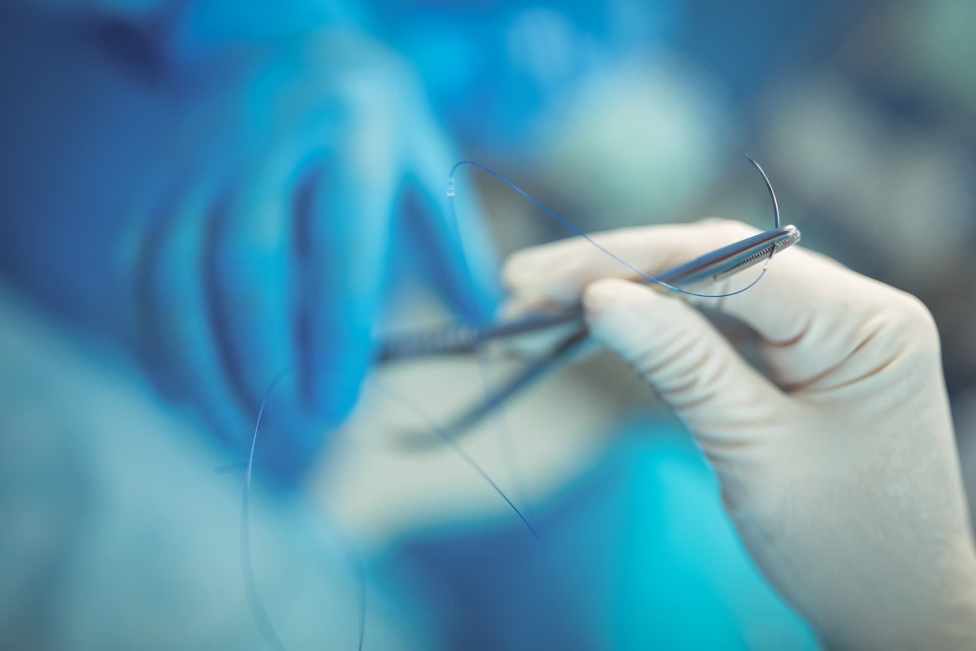 Suture odontoiatriche <br>per chirurgia precisa e affidabil
